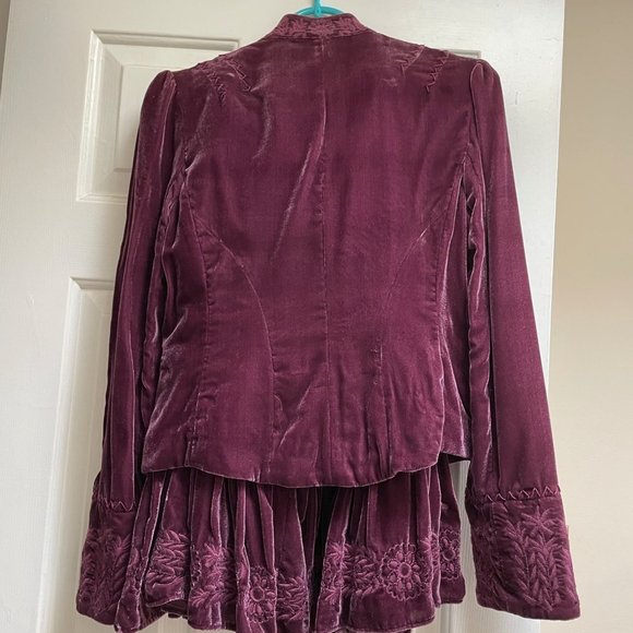 STUNNING Velvet Jacket Skirt, Intricate Embroidery- Max Azria (POCKETS!) - Picture 4 of 16